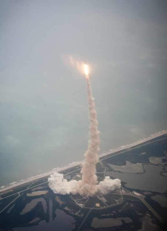 atlantis-launch-view-above
