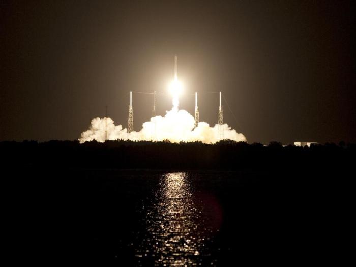 spacex2_launch_cropped_946-710