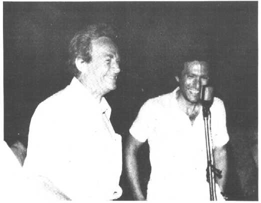 Feynman και Ηλιόπουλος το 1980 στο Κολυμπάρι