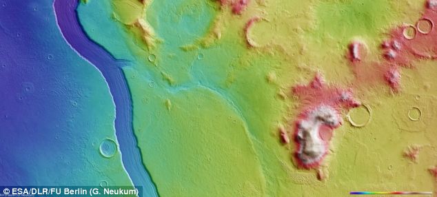 Αυτή η χρωματική κωδικοποίηση θέα πάνω από το κεφάλι αποκαλύπτει το βάθος των κρατήρων και των κοιτών των ποταμών