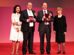 Mε τον Richard Hamilton, δεξιά η Margaret Wright εκπρόσωπος της επιτροπής και αριστερά η γυναίκα του Νικολέτα