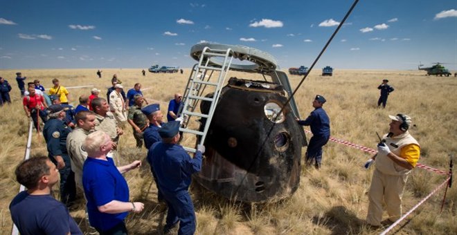Η κάψουλα Bion-M προσεδαφίστηκε με την βοήθεια ενός αλεξίπτωτου στην περιοχή του Όρενμπουργκ, περίπου 1200 χιλιόμετρα νοτιοανατολικά της Μόσχας