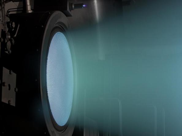 http://www.nasa.gov/centers/glenn/multimedia/imagegallery/if_89_ionthruster.html
