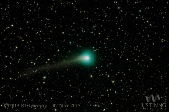 2 Νοεμβρίου 2013: O κομήτης 2013 R1 Lovejoy όπως φαίνεται από τη Σιγκαπούρη (Credit and copyright: Justin Ng.)