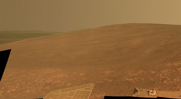 Κορυφογραμμή Murray, που βρίσκεται δυτικά του κρατήρα Endeavour στον Άρη. Αυτή η πλαγιά ήταν η περιοχή έρευνας του παλαιότερου διαστημικού ρόβερ της NASA Opportunity 