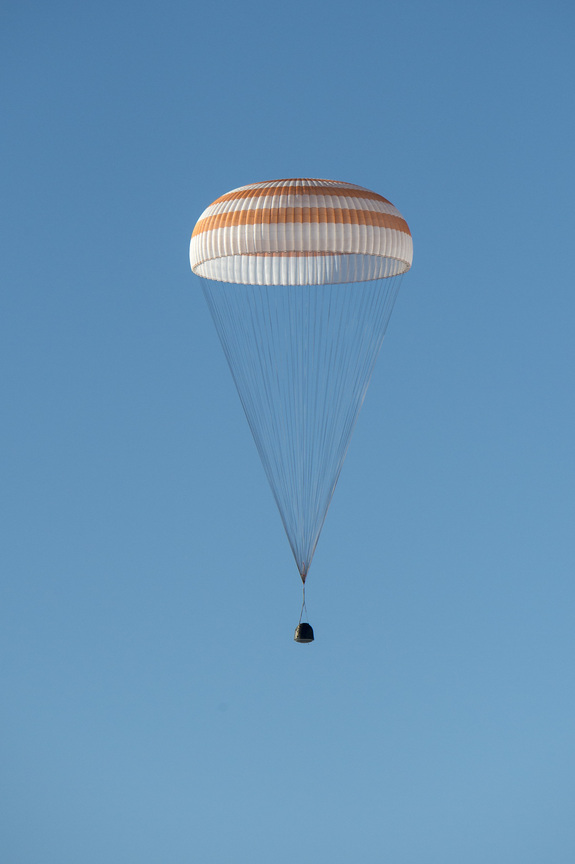 Expedition 39 Soyuz TMA-11M Landing