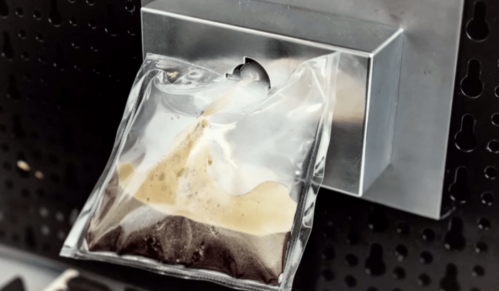 Ειδικά σχεδιασμένη μηχανή espresso ώστε να αντιμετωπίζει τις σννθήκες έλλειψης βαρύτητας στον Διεθνή Διαστημικό Σταθμό