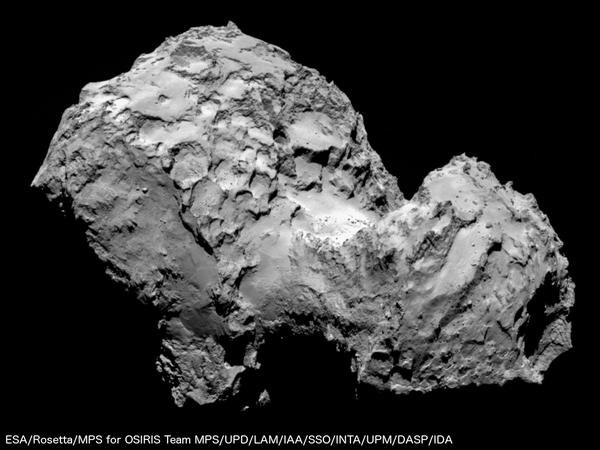 Ένα κοντινό πλάνο του κομήτη 67P/Churyumov-Gerasimenko που έστειλε σήμερα το διαστημικό σκάφος Rosetta