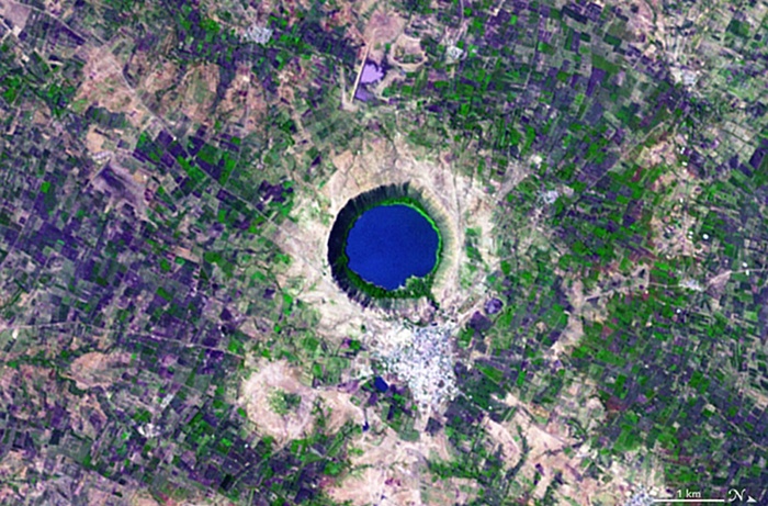 Q: Lonar crater, India