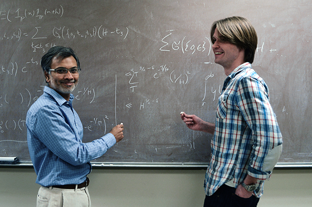 O Kannan Soundararajan, αριστερά, και ο Robert Lemke Oliver στο πανεπιστήμιο του Stanford 
